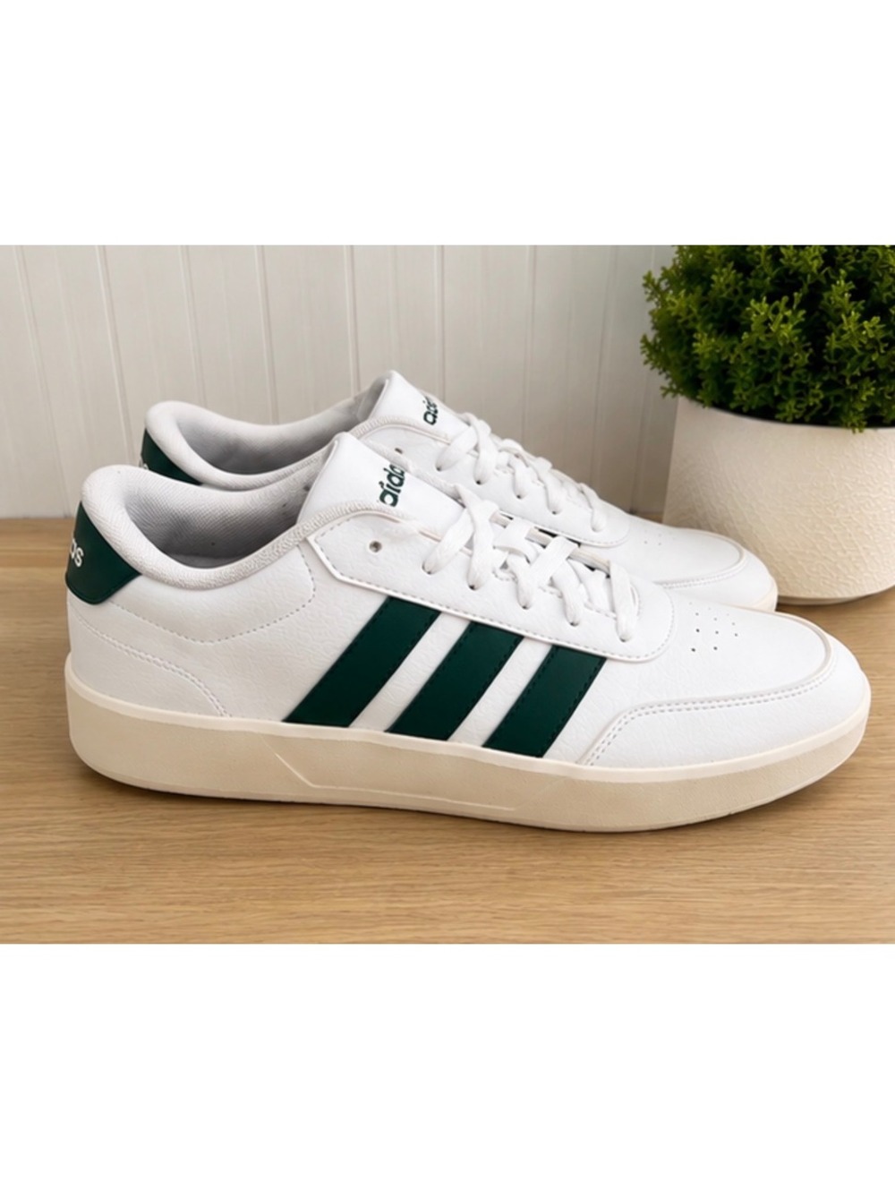 Adidas Grand Court 2.0 Men’s Sneakers – White & Green – Size 8.5